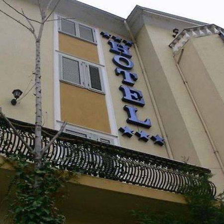 Art Hotel Nirvana ティラナ エクステリア 写真